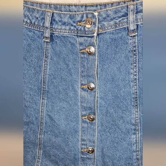H&M Divided Denim Button-Front Mini Skirt – Size 6 - Picture 2 of 5